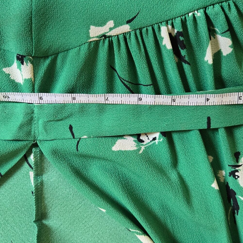 Pretty Green Midi-Dress, Retro 40's styling, Size 18 (fits a size 16) - Picture 11 of 14